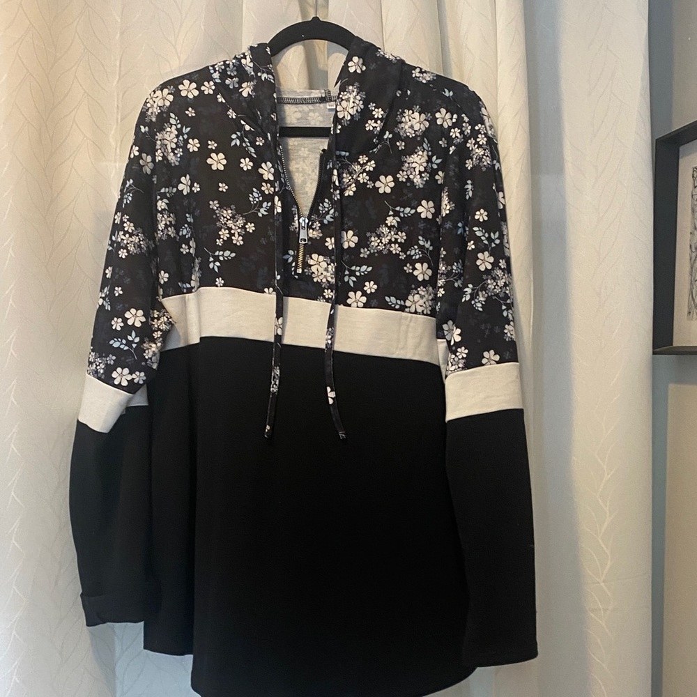 Floral Black and White Women's Hoodie